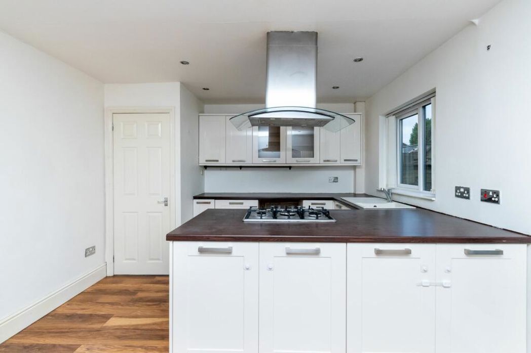 Property image 12 of 30