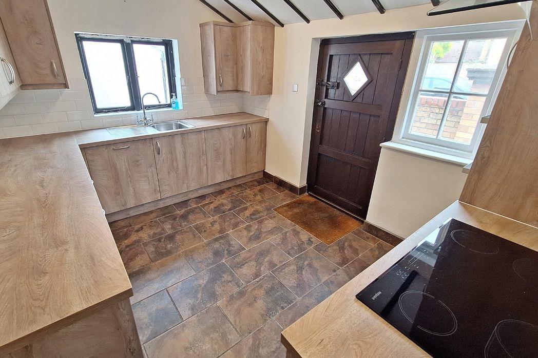 Property image 5 of 11