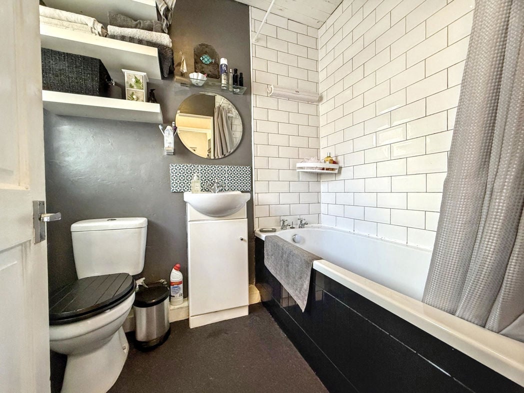 Property image 13 of 23