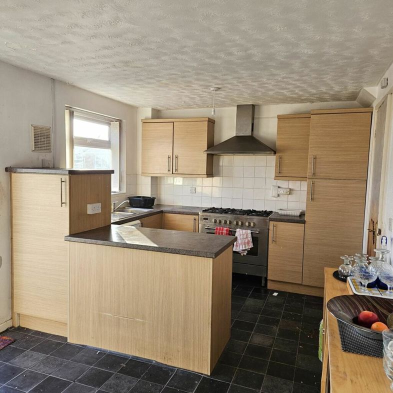 Property image 4 of 15