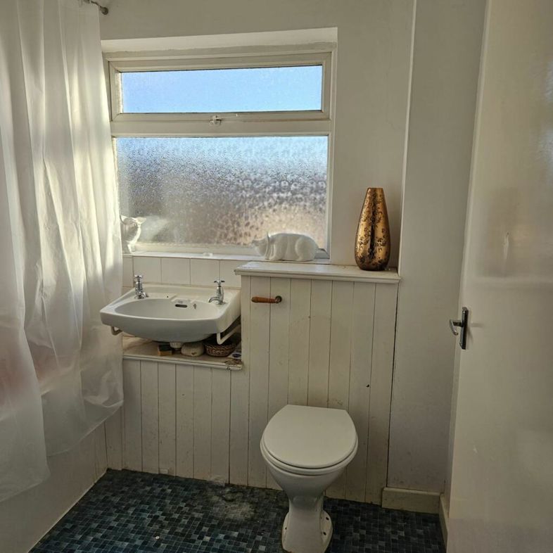 Property image 11 of 15
