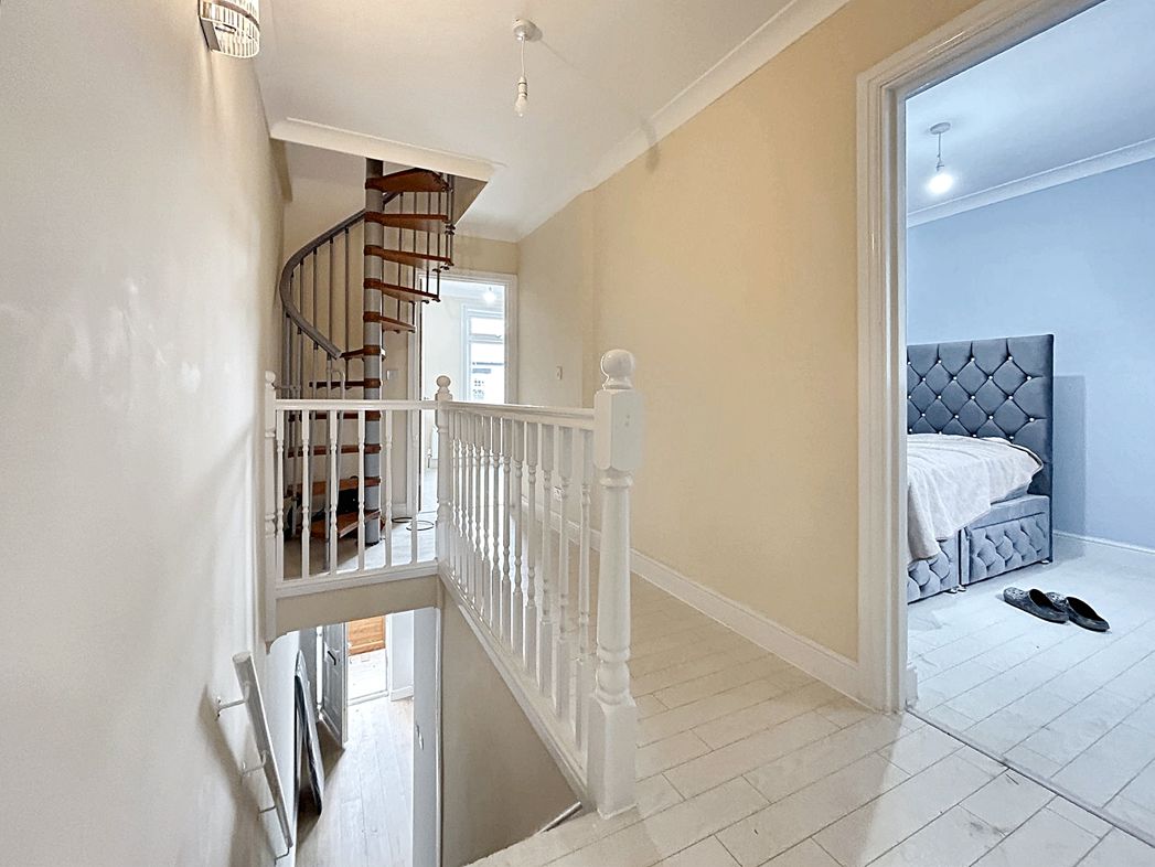 Property image 12 of 22