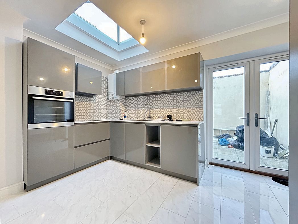 Property image 6 of 22