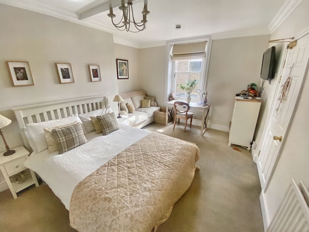 Property image 9 of 23