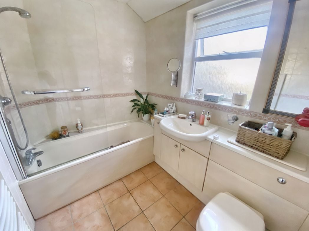 Property image 10 of 23