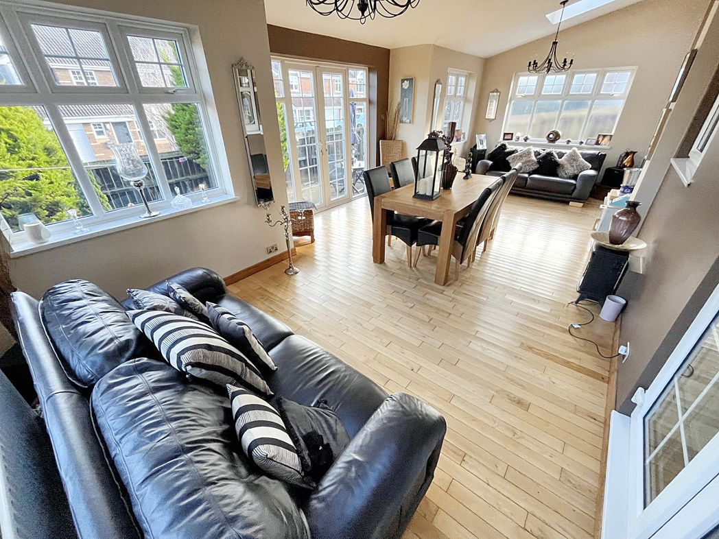Property image 4 of 17