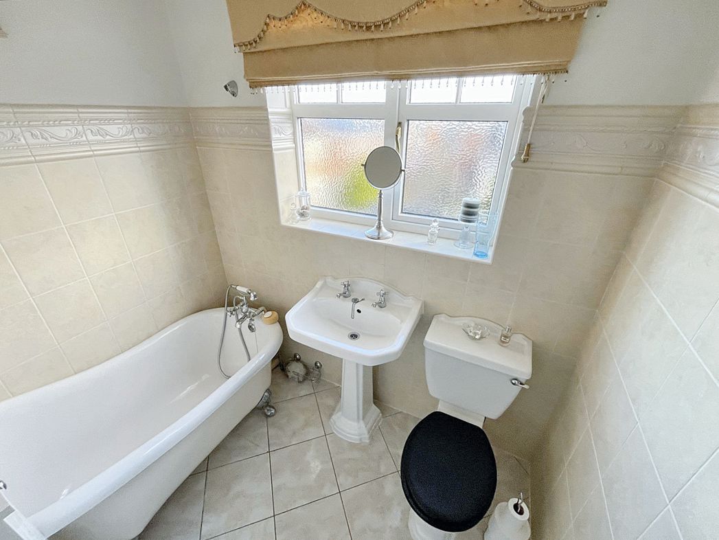 Property image 11 of 17