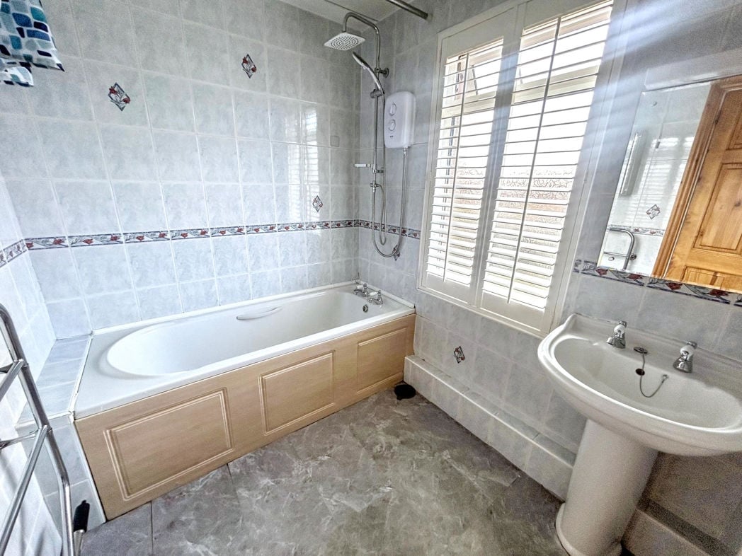 Property image 10 of 16