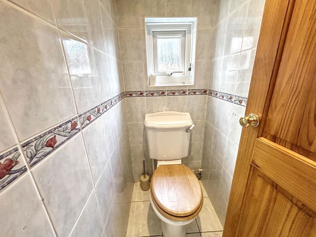 Property image 11 of 16