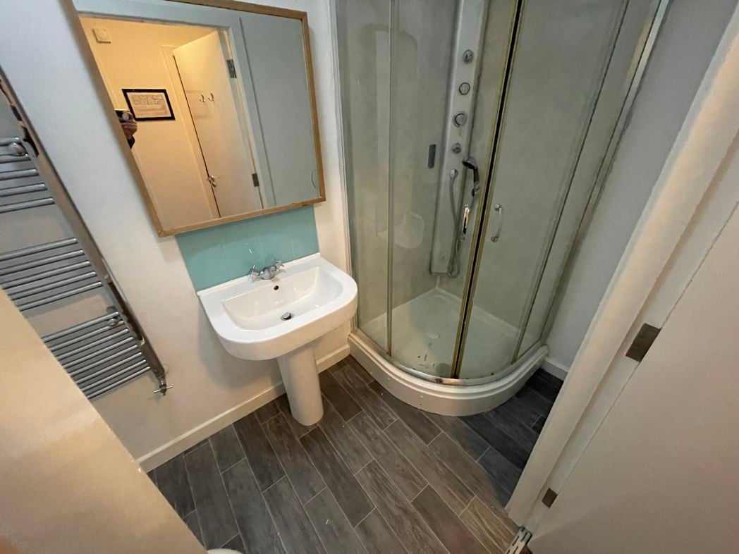 Property image 8 of 8