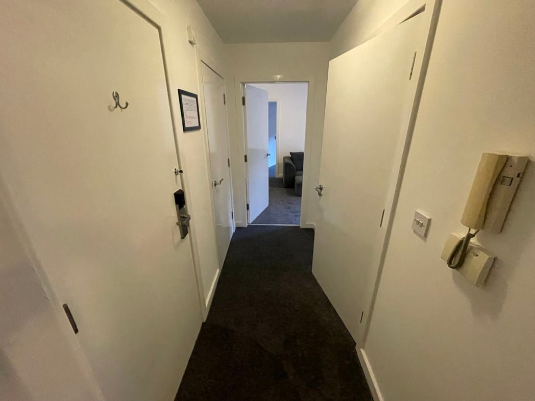 Property image 7 of 8