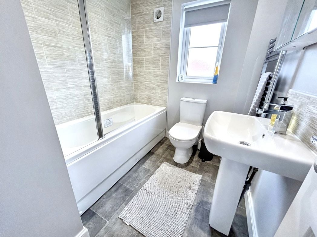 Property image 16 of 19