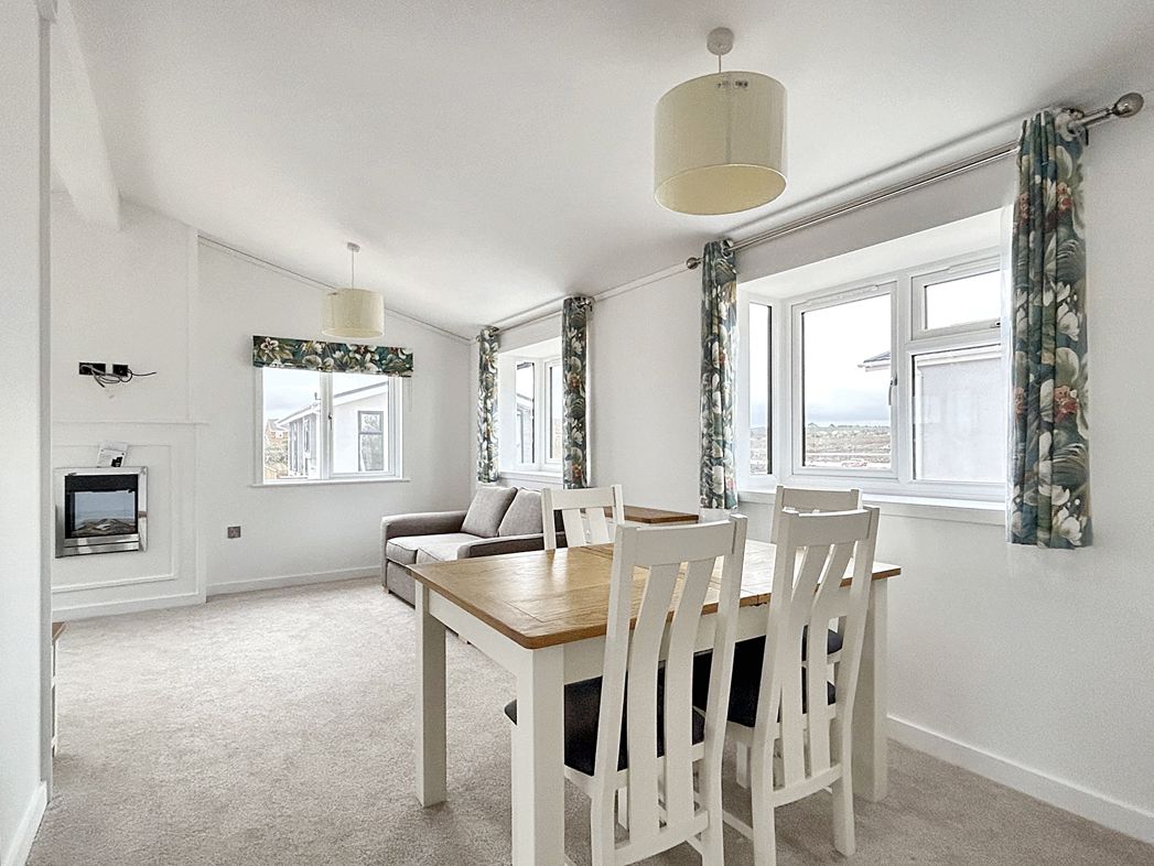 Property image 4 of 15