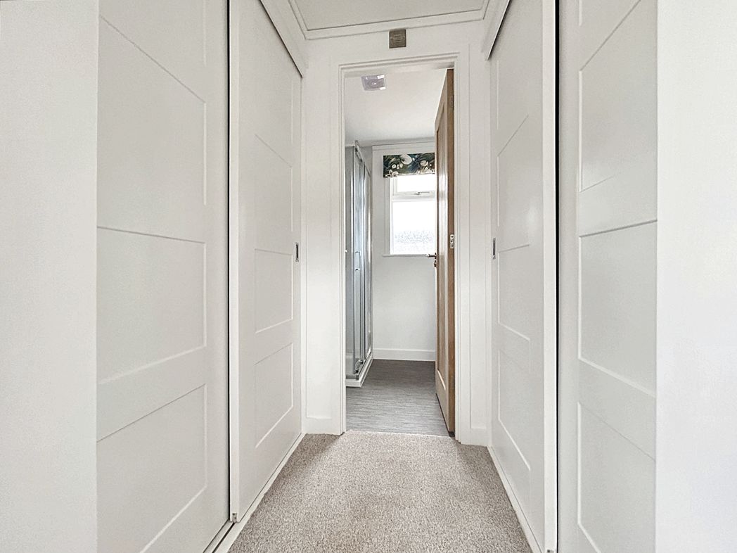 Property image 11 of 15