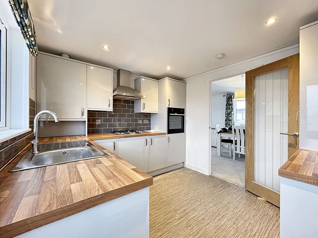 Property image 8 of 15