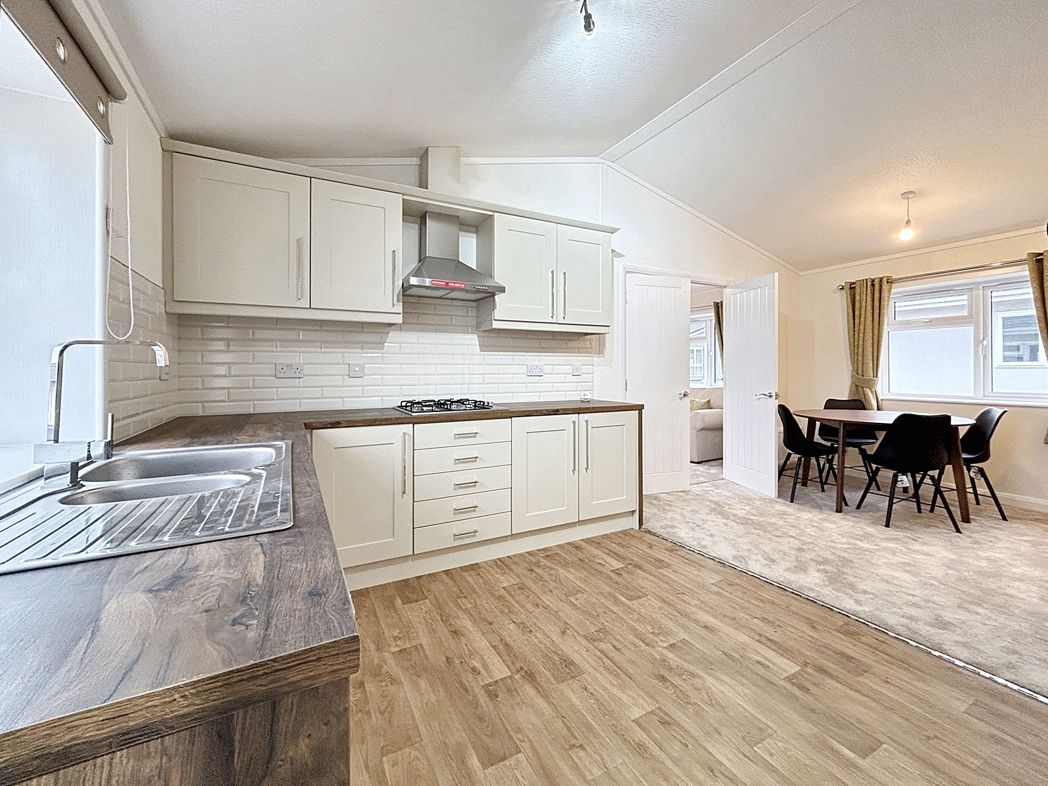 Property image 6 of 16
