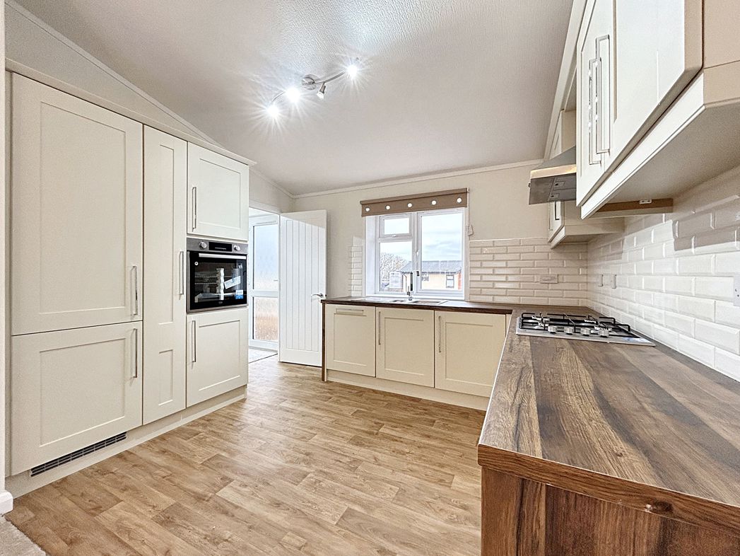 Property image 5 of 16