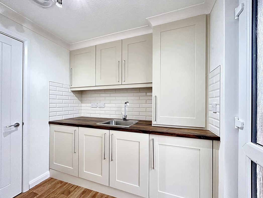 Property image 8 of 16