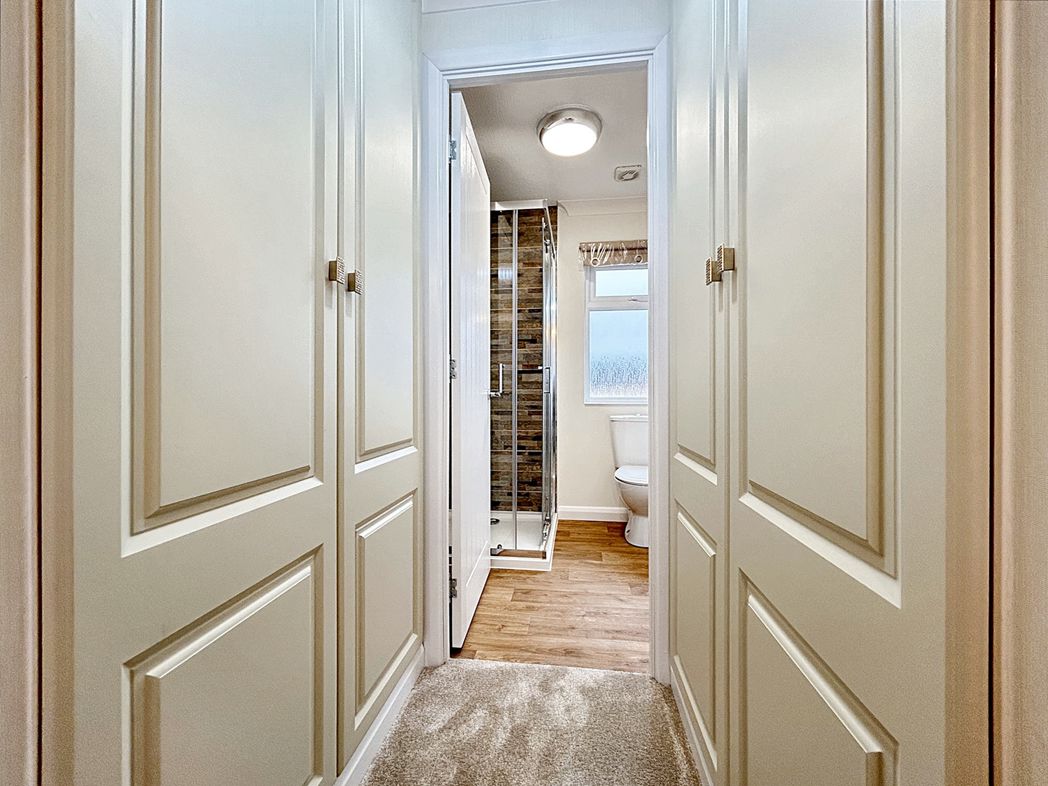 Property image 11 of 16