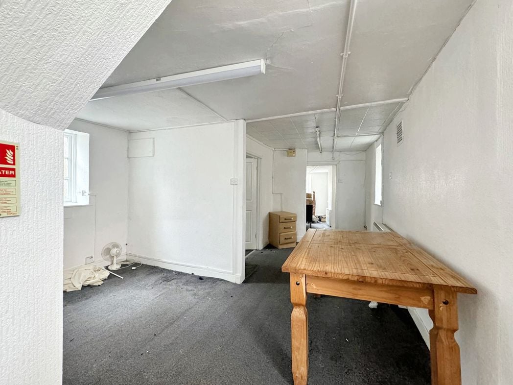 Property image 4 of 24