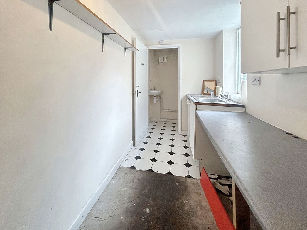 Property image 10 of 24