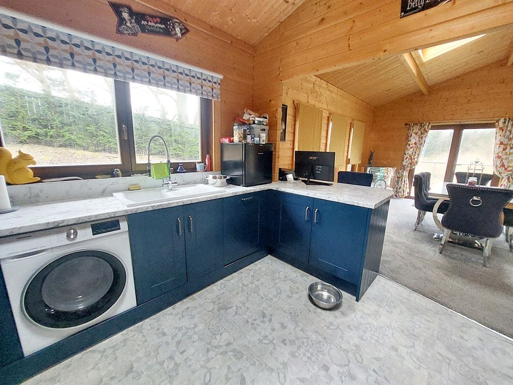 Property image 10 of 11