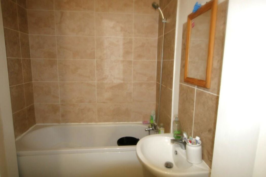 Property image 5 of 6