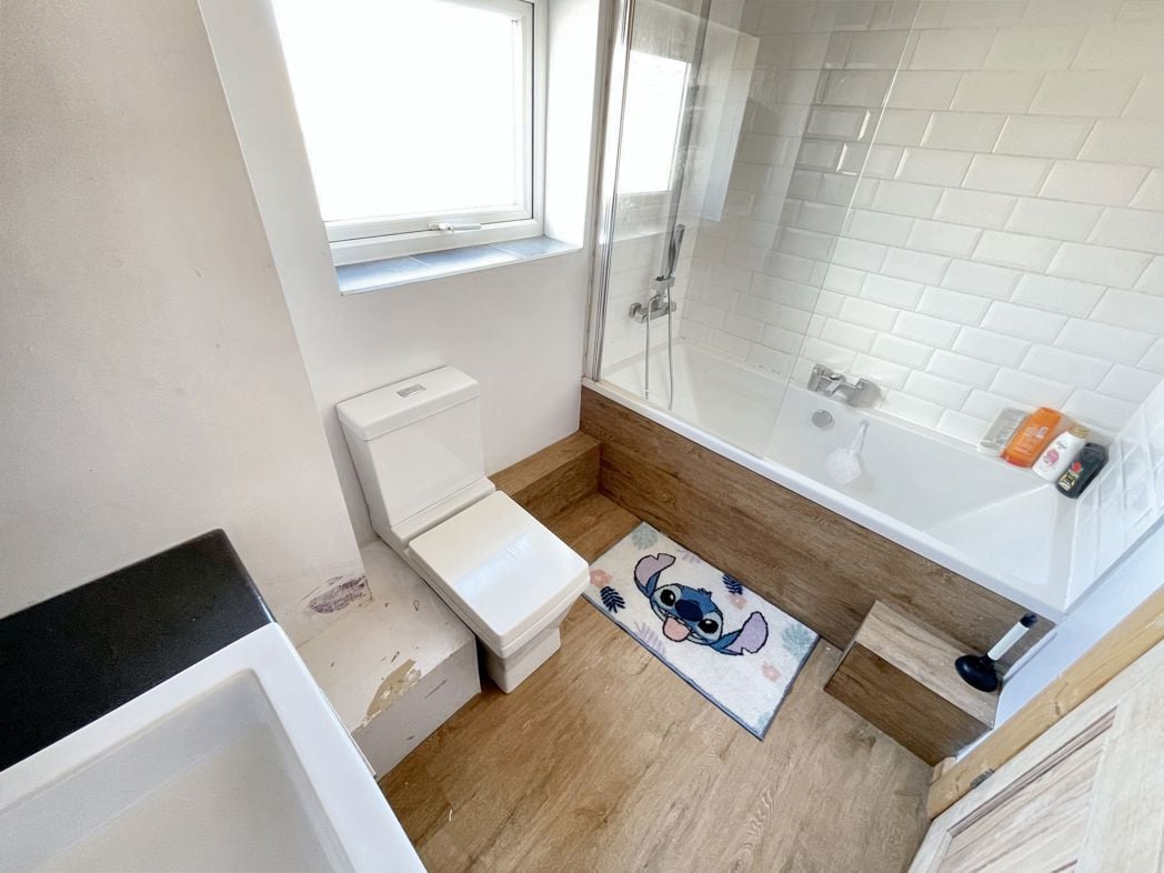 Property image 10 of 10