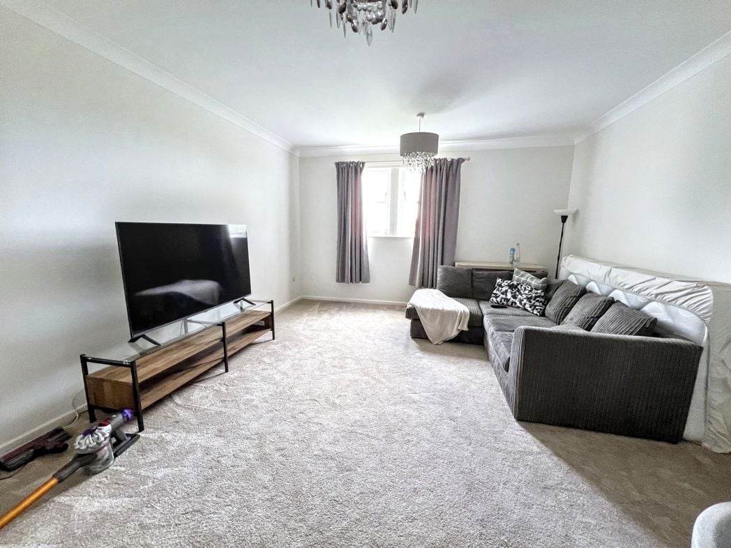 Property image 2 of 8