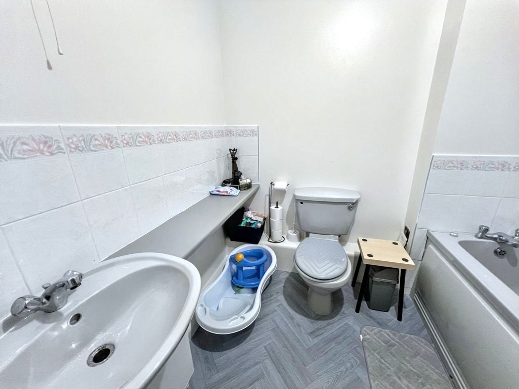 Property image 7 of 8