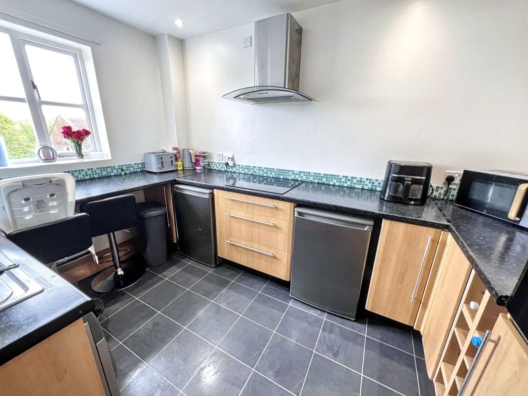 Property image 4 of 8