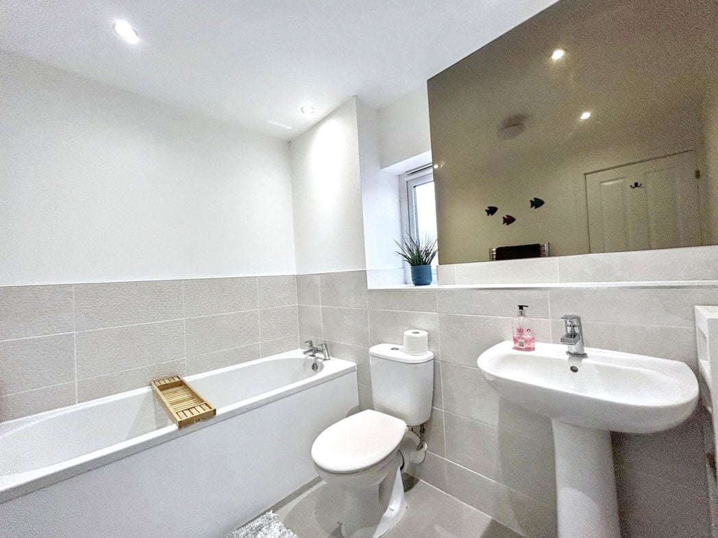 Property image 11 of 16