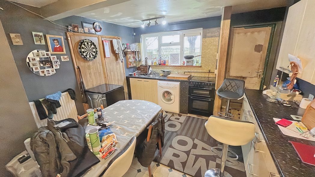 Property image 3 of 11