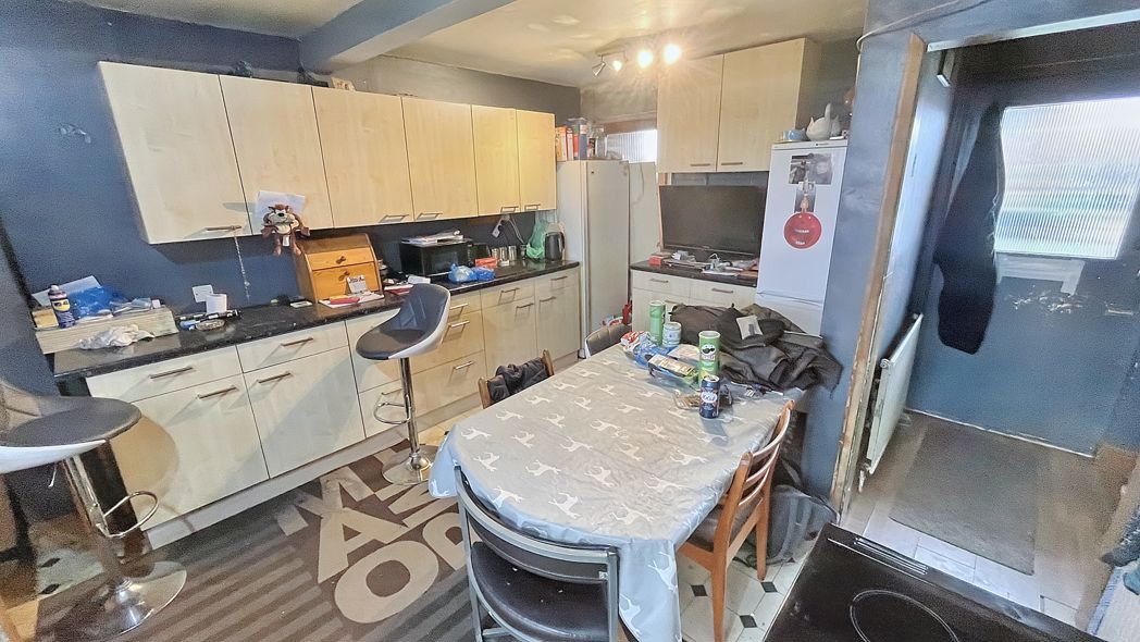 Property image 4 of 11