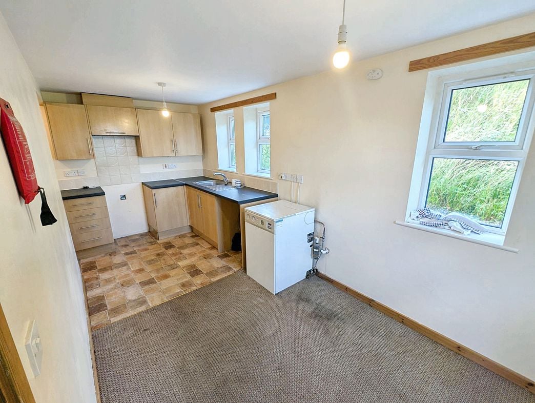 Property image 4 of 12