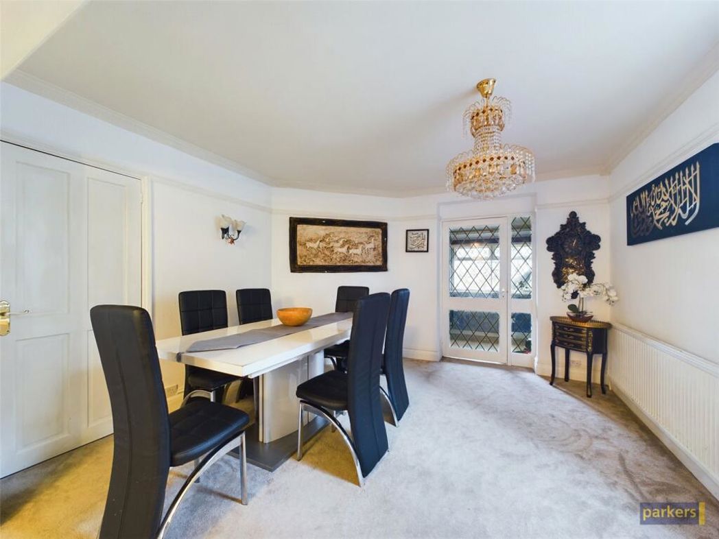 Property image 4 of 15