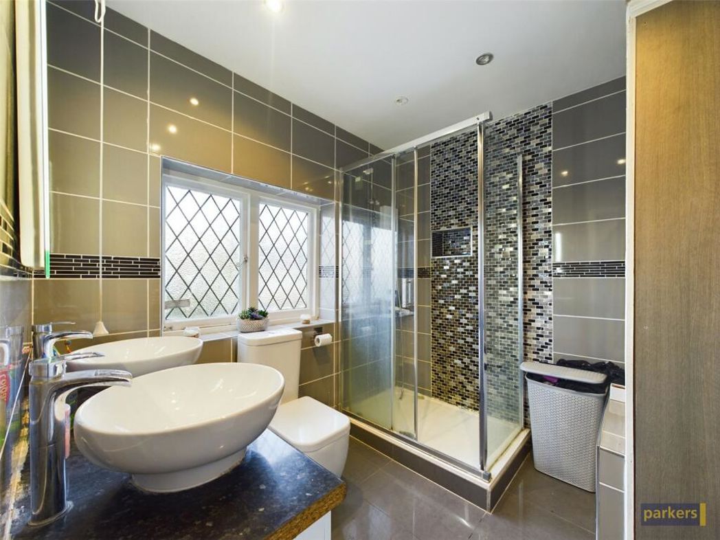 Property image 12 of 15