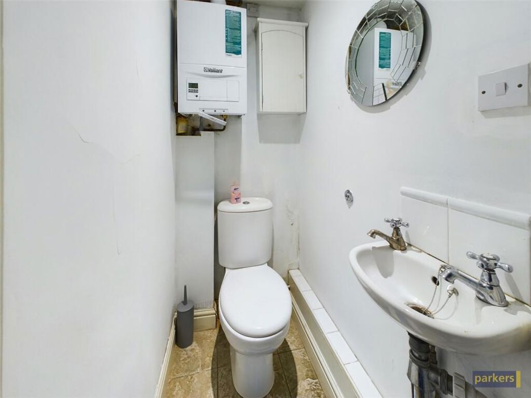 Property image 11 of 15