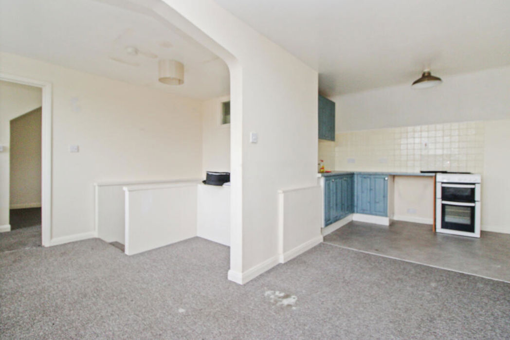 Property image 5 of 8