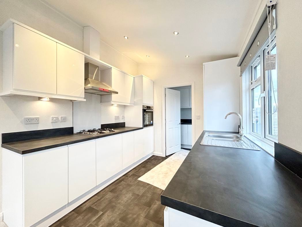 Property image 5 of 15