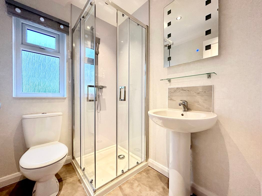 Property image 11 of 15
