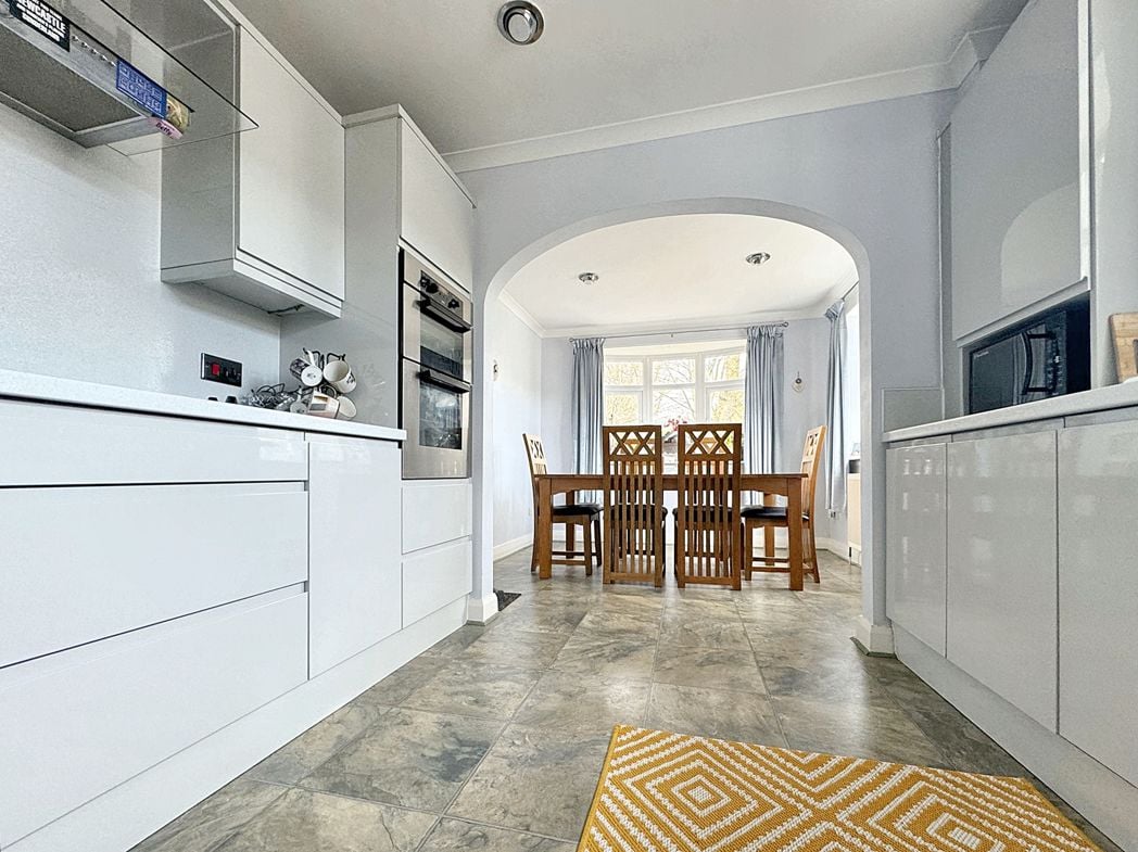Property image 3 of 37