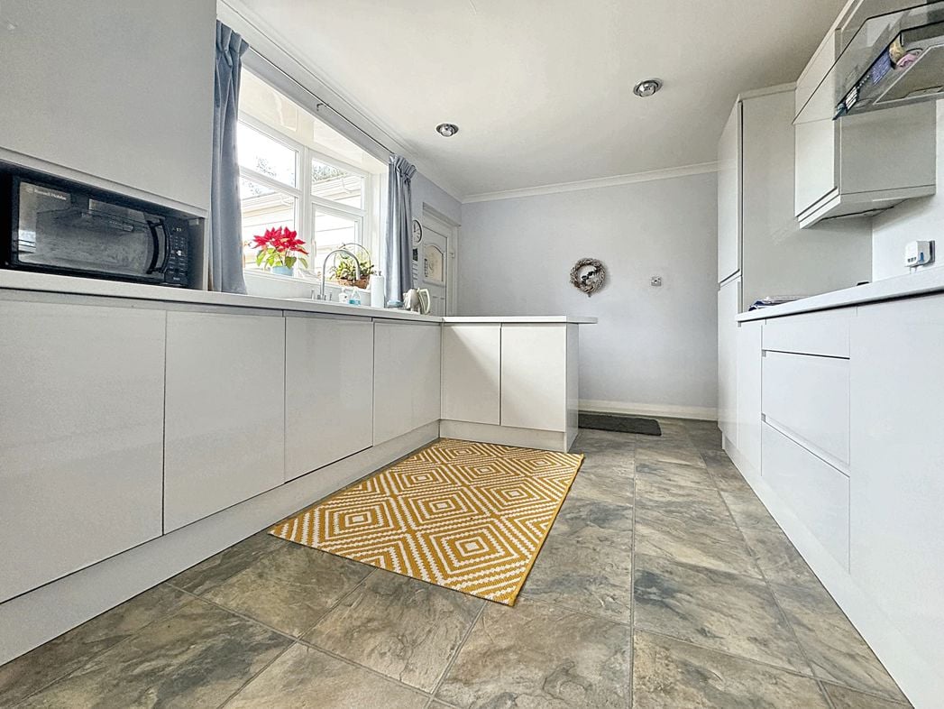 Property image 11 of 37