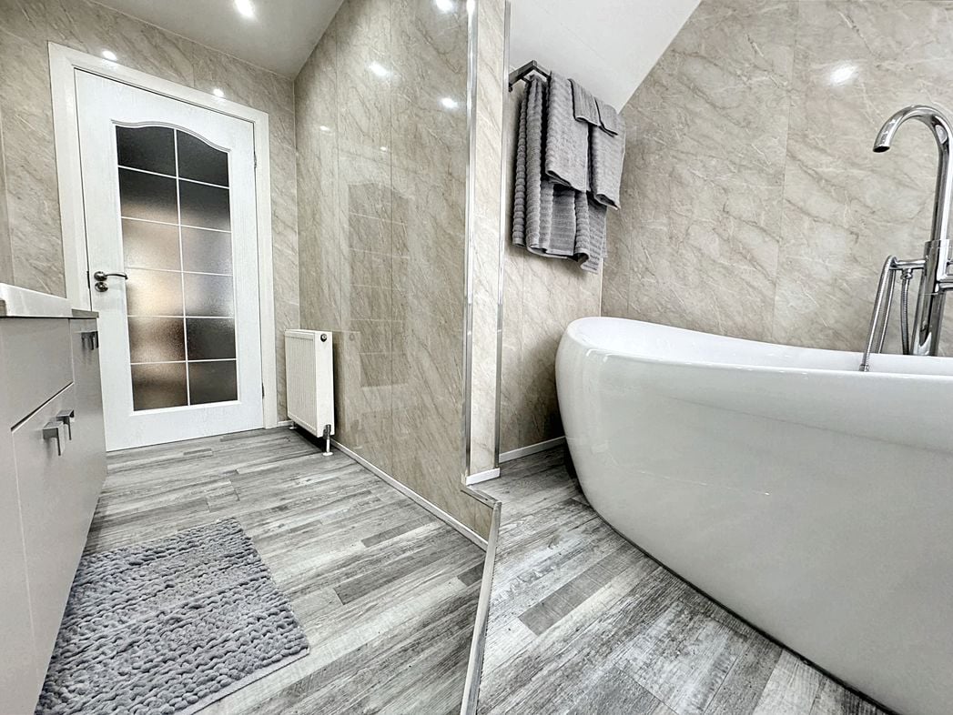 Property image 26 of 37