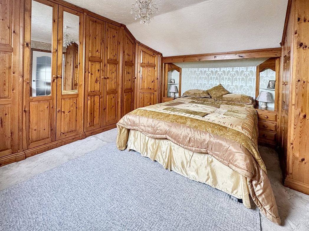 Property image 21 of 37