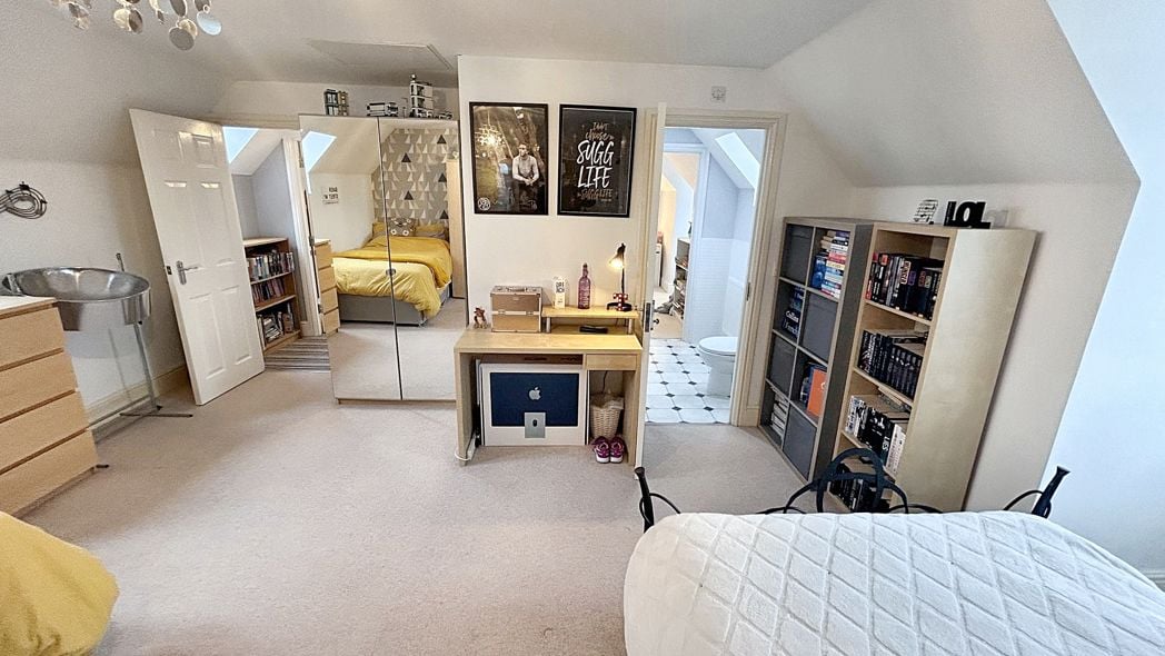 Property image 24 of 37