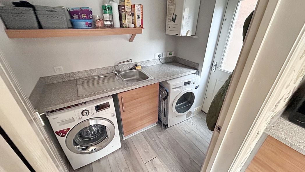 Property image 12 of 37