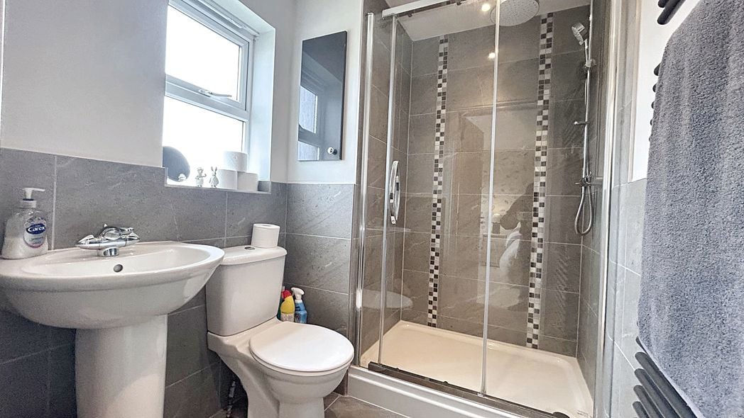 Property image 21 of 37