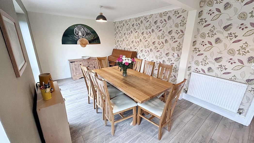 Property image 10 of 37