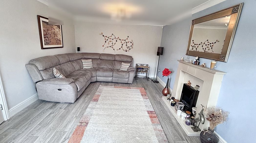 Property image 5 of 37